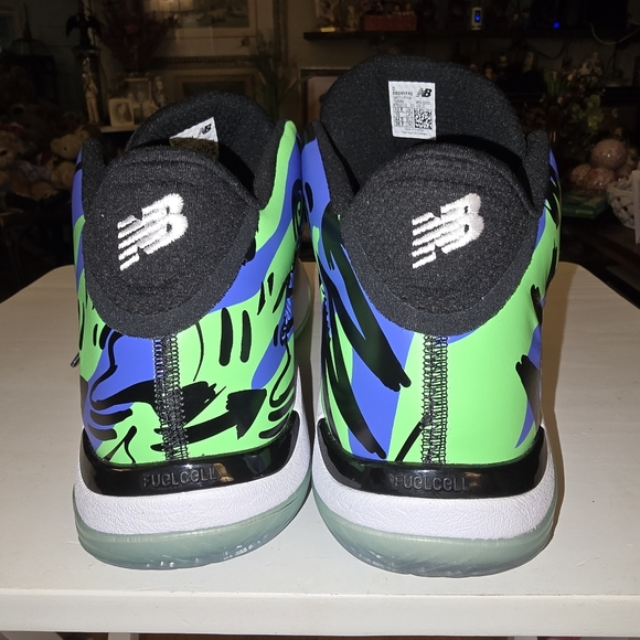 NEW Balance TWO WXY v2 basketball sneakers in the "Black Green Blue" 10.5 Mens - Picture 2 of 12